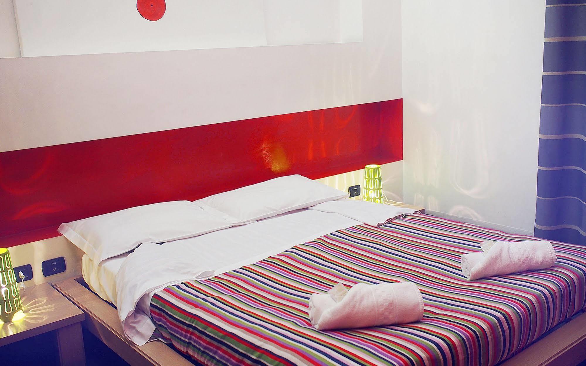 M&J Place Hostel Rom Exterior foto